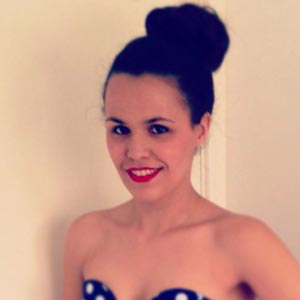 Blogger Simone Baker Profile Picture