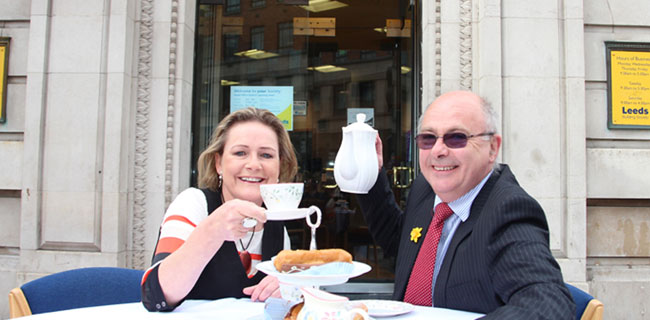 Picture of Kim Rebecchi and Brian Curran enjoying a cup of tea